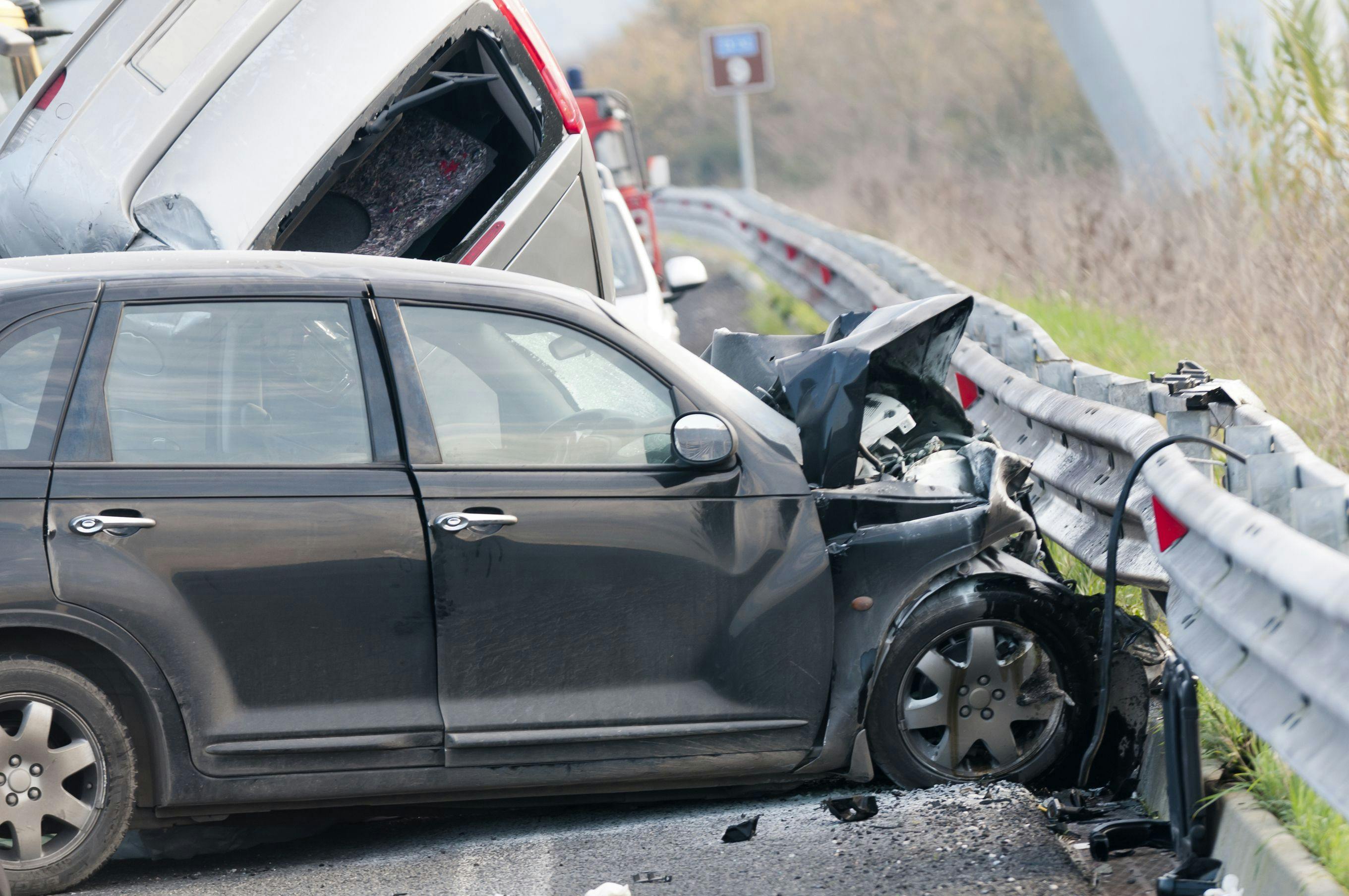 Abogados de Choques de Carros: ¿Qué Hacer Después de un Accidente?