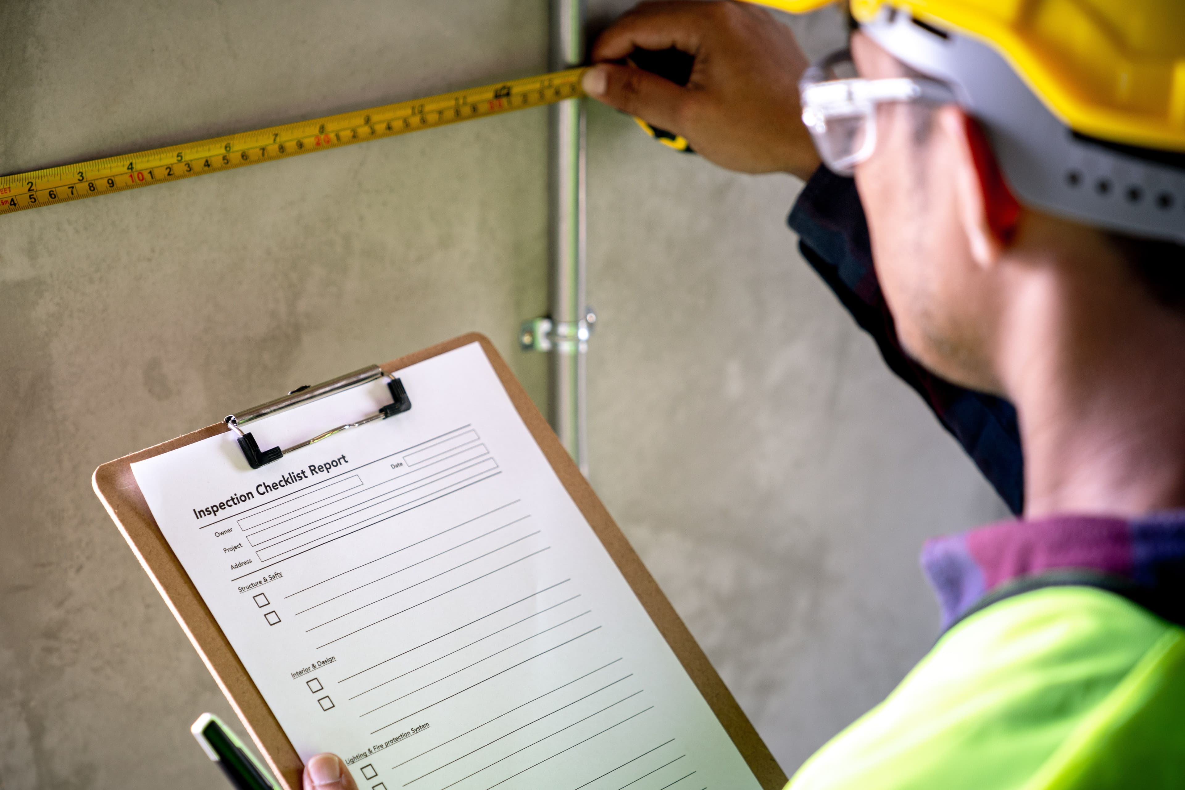 Accidentes en Obras de Construcción: Defensa Firme para Trabajadores y Peatones