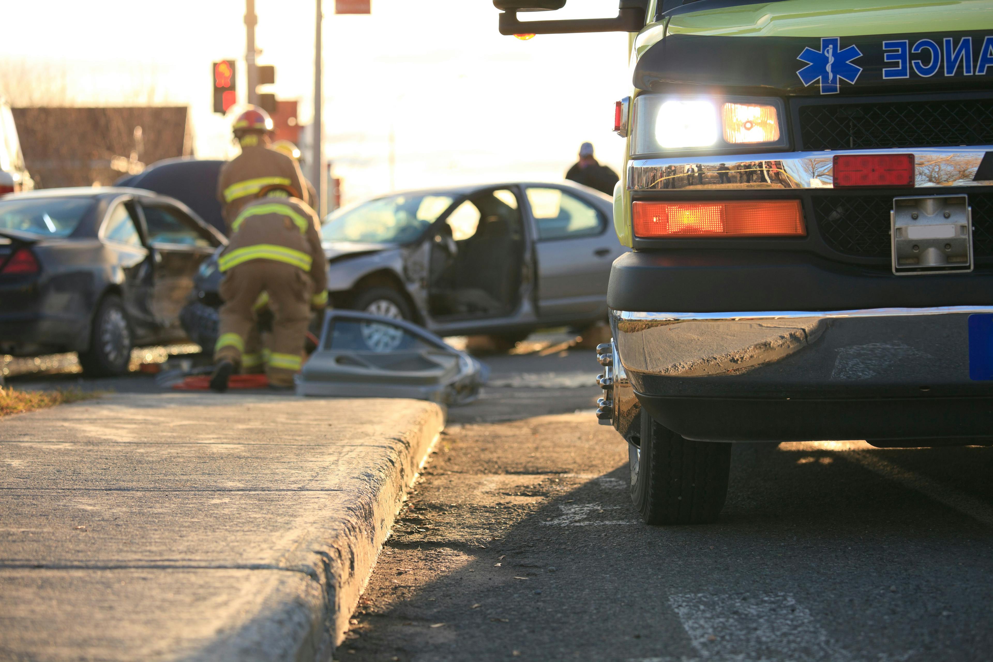 Abogados en Accidentes de Carro: ¿Cómo Pueden Ayudarte?